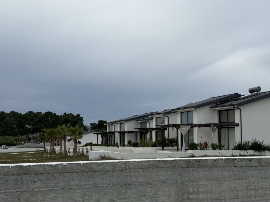 Buying an apartment in Greece in an older residential complex